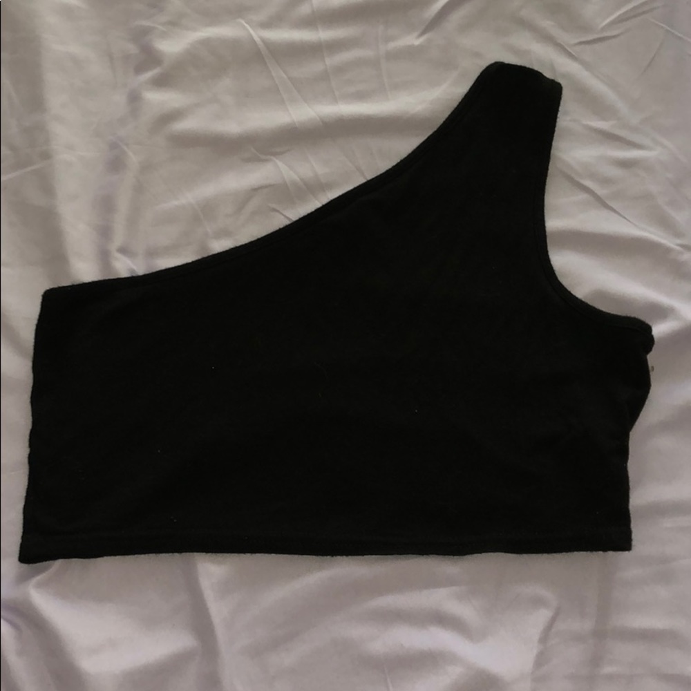 One shoulder crop top
